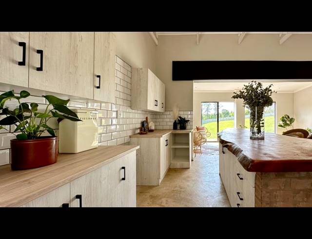 3 BEDROOM PROPERTY TO RENT IN WORLDS VIEW